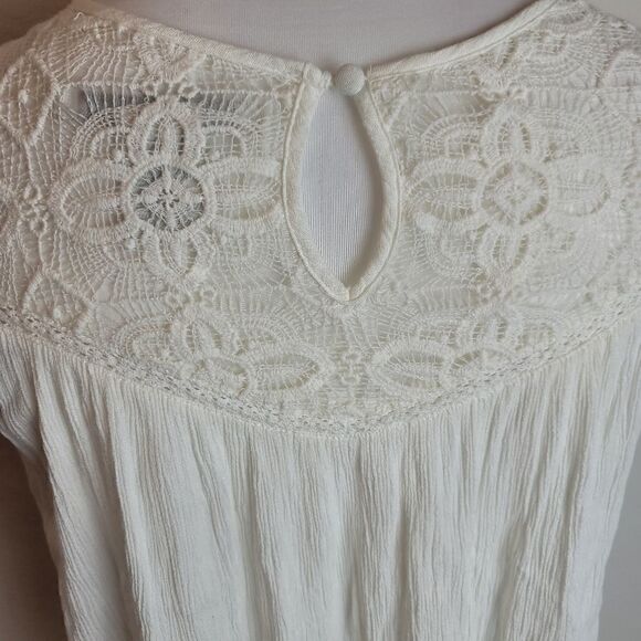AMERICAN RAG CIE Lace Tank Top - Picture 5 of 7